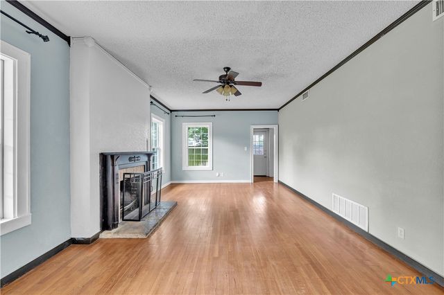 1216 N Penelope Street, Belton, TX 76513