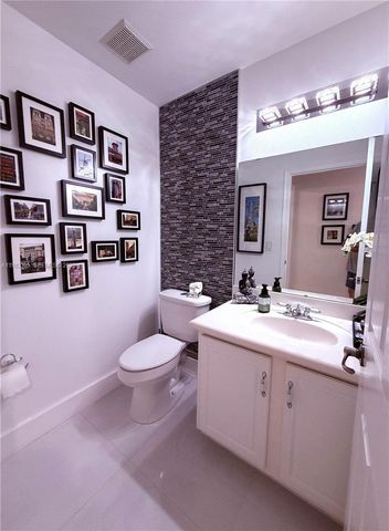 4150 NW 62nd Dr, Coconut Creek, FL 33073