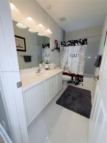 4150 NW 62nd Dr, Coconut Creek, FL 33073