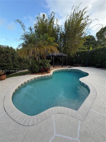 4150 NW 62nd Dr, Coconut Creek, FL 33073