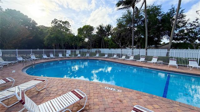 4150 NW 62nd Dr, Coconut Creek, FL 33073
