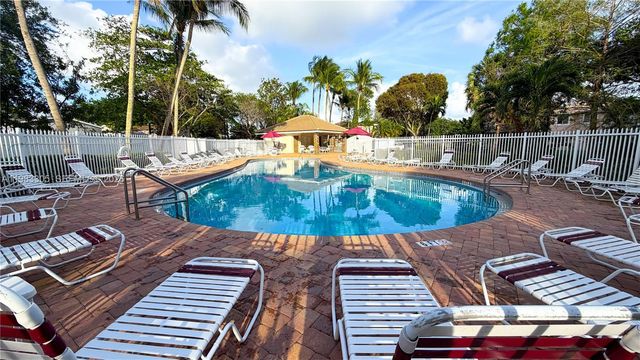 4150 NW 62nd Dr, Coconut Creek, FL 33073