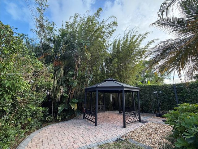 4150 NW 62nd Dr, Coconut Creek, FL 33073