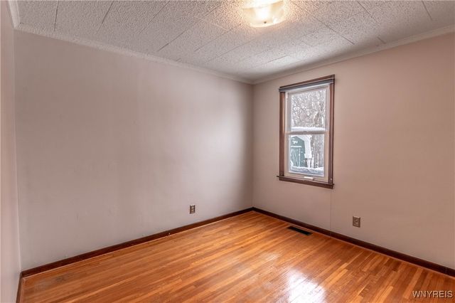 194 Boncroft Drive Lower, West Seneca, NY 14224