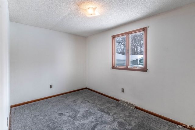 194 Boncroft Drive Lower, West Seneca, NY 14224