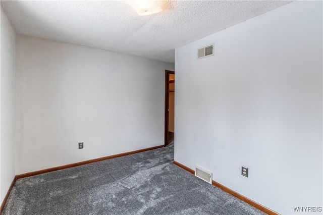 194 Boncroft Drive Lower, West Seneca, NY 14224