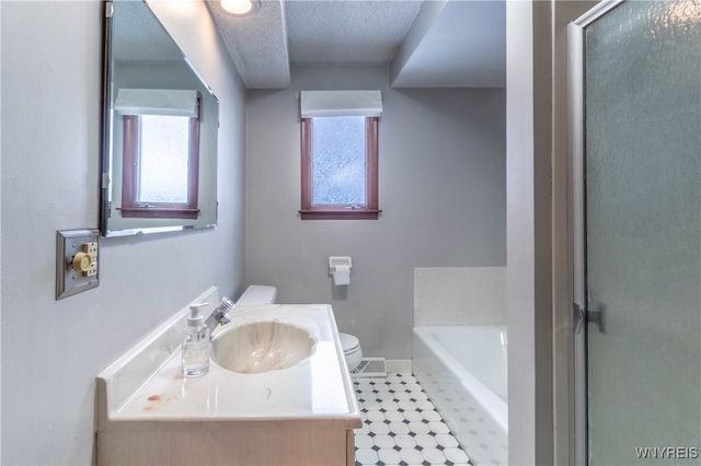 194 Boncroft Drive Lower, West Seneca, NY 14224