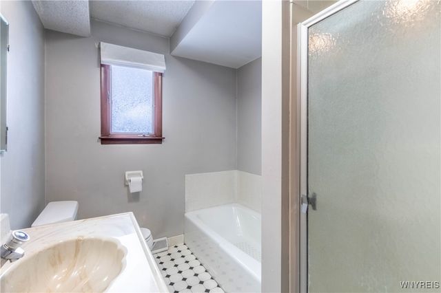 194 Boncroft Drive Lower, West Seneca, NY 14224