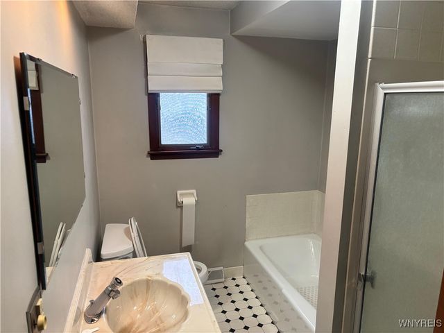 194 Boncroft Drive Lower, West Seneca, NY 14224