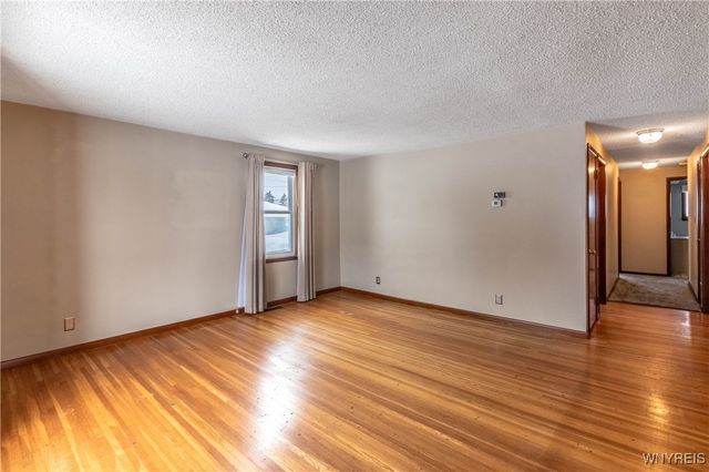 194 Boncroft Drive Lower, West Seneca, NY 14224