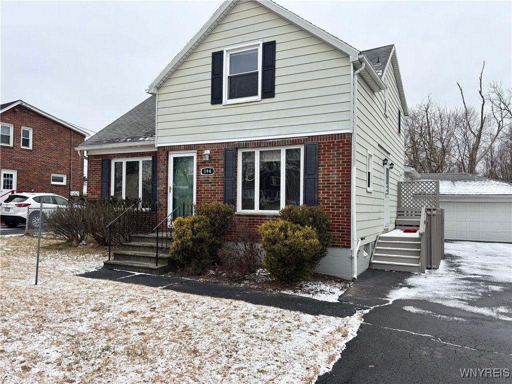 194 Boncroft Drive Lower, West Seneca, NY 14224