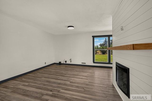 5444 E Rockwood Avenue, Iona, ID 83427