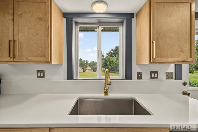 5444 E Rockwood Avenue, Iona, ID 83427