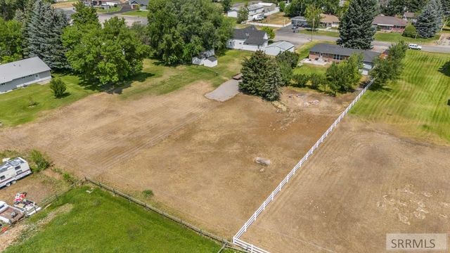 5444 E Rockwood Avenue, Iona, ID 83427