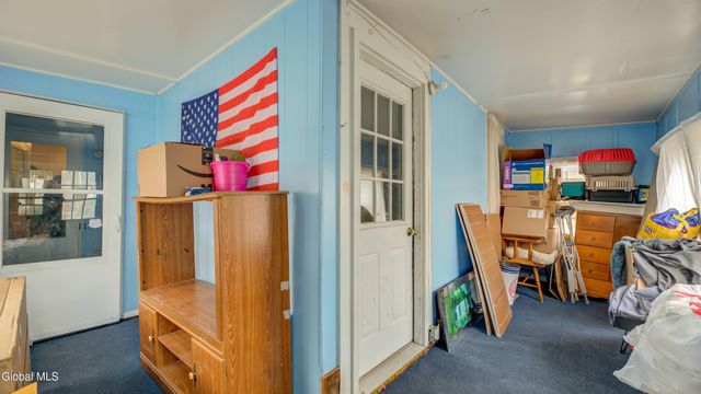 16 E 11th Avenue, Gloversville, NY 12078