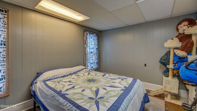 16 E 11th Avenue, Gloversville, NY 12078