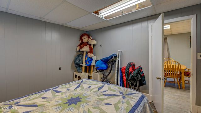 16 E 11th Avenue, Gloversville, NY 12078