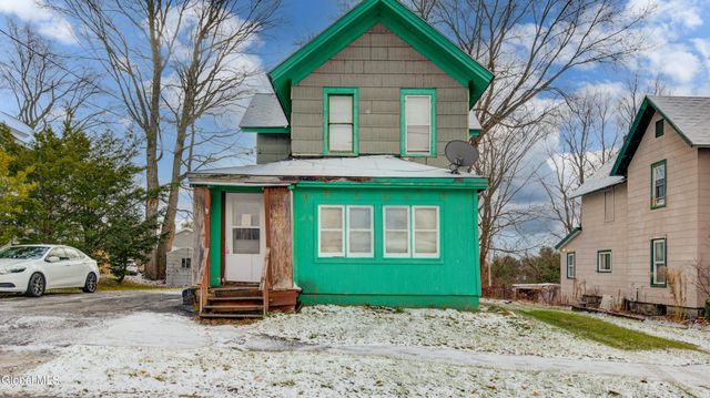 16 E 11th Avenue, Gloversville, NY 12078