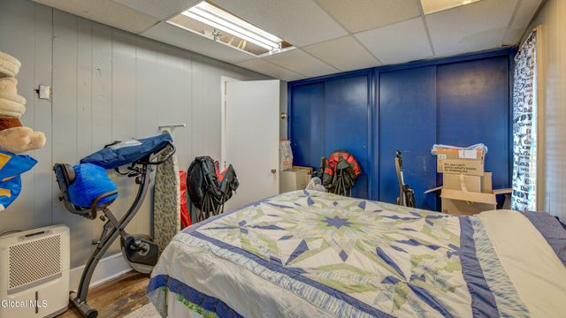 16 E 11th Avenue, Gloversville, NY 12078