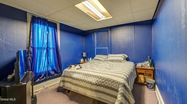 16 E 11th Avenue, Gloversville, NY 12078