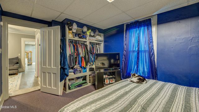 16 E 11th Avenue, Gloversville, NY 12078