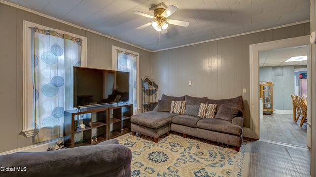 16 E 11th Avenue, Gloversville, NY 12078