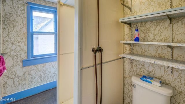 16 E 11th Avenue, Gloversville, NY 12078