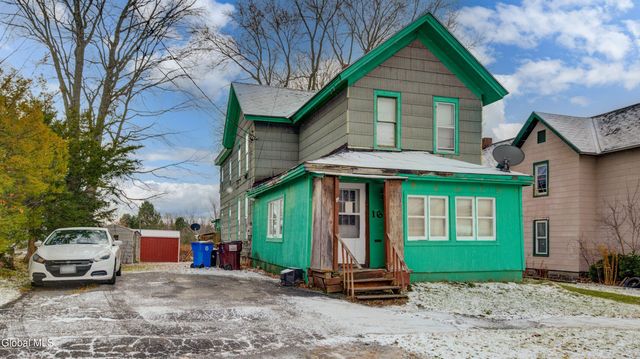 16 E 11th Avenue, Gloversville, NY 12078