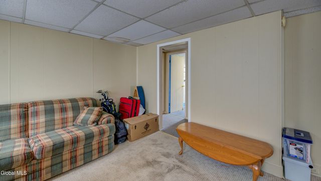 16 E 11th Avenue, Gloversville, NY 12078