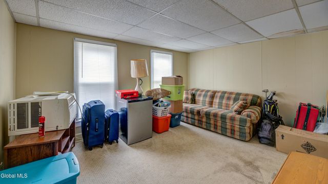 16 E 11th Avenue, Gloversville, NY 12078