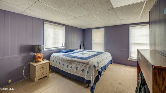 16 E 11th Avenue, Gloversville, NY 12078