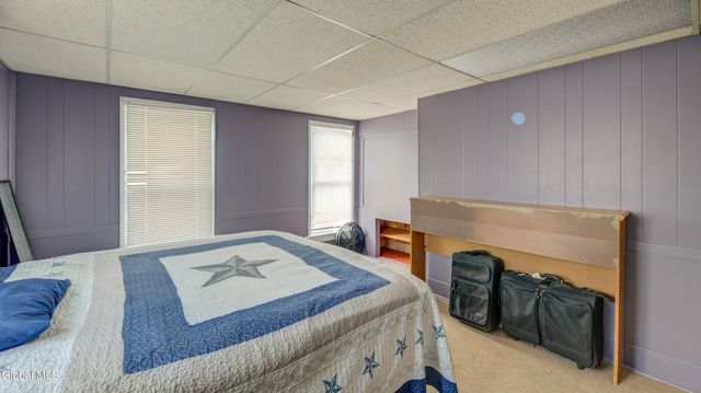 16 E 11th Avenue, Gloversville, NY 12078