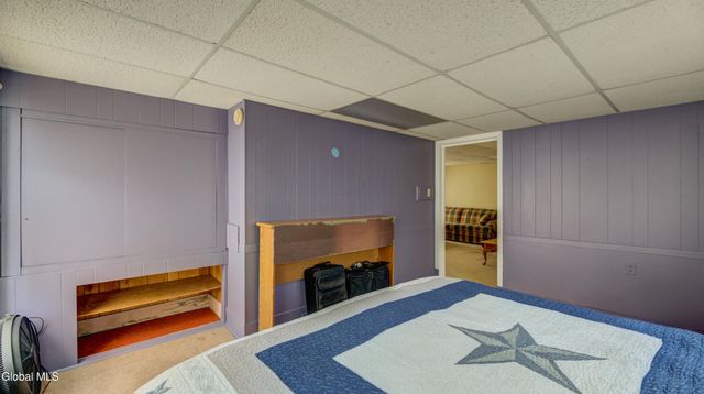 16 E 11th Avenue, Gloversville, NY 12078