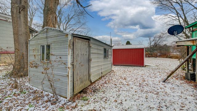 16 E 11th Avenue, Gloversville, NY 12078