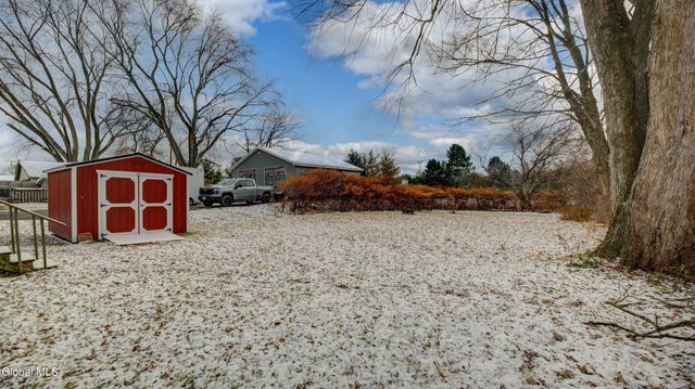 16 E 11th Avenue, Gloversville, NY 12078