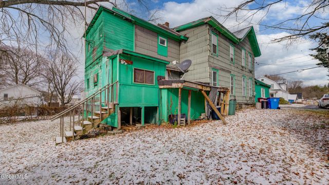 16 E 11th Avenue, Gloversville, NY 12078