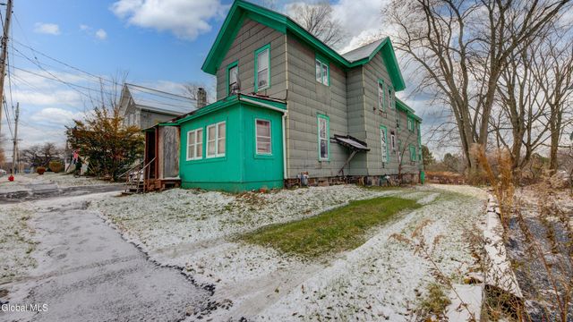 16 E 11th Avenue, Gloversville, NY 12078