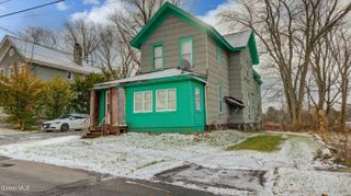 16 E 11th Avenue, Gloversville, NY 12078