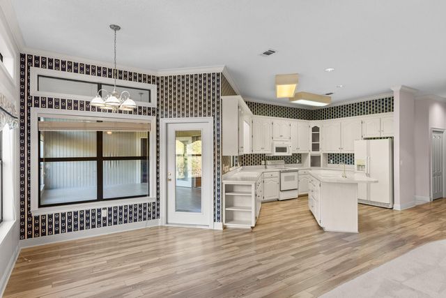 629 Carr Drive, Niceville, FL 32578