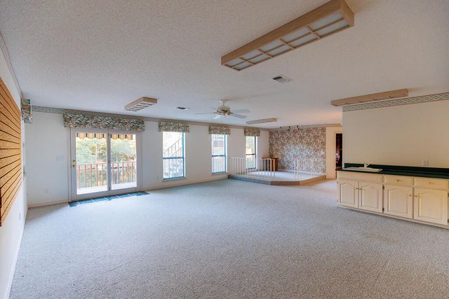 629 Carr Drive, Niceville, FL 32578