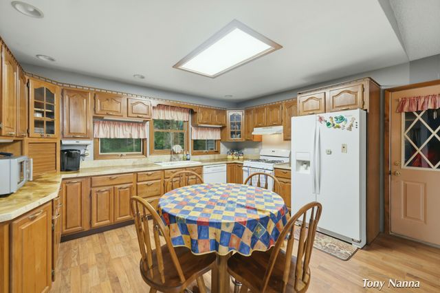 1318 E White Lake Drive, Twin Lake, MI 49457