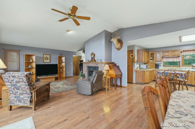 1318 E White Lake Drive, Twin Lake, MI 49457