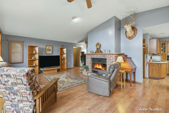 1318 E White Lake Drive, Twin Lake, MI 49457