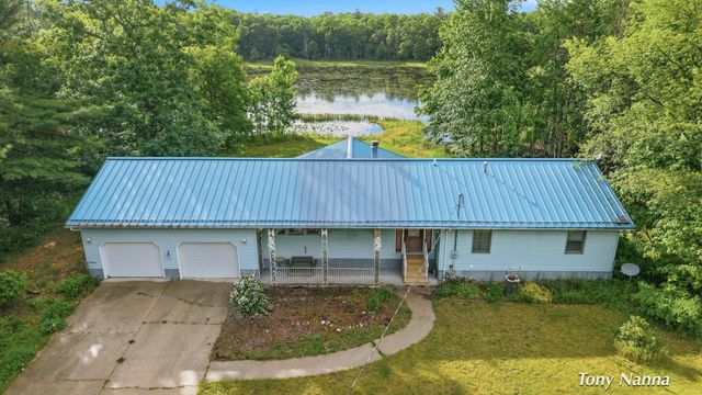 1318 E White Lake Drive, Twin Lake, MI 49457