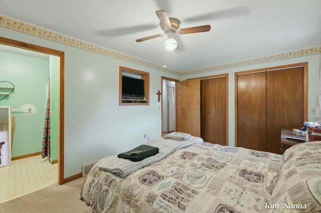 1318 E White Lake Drive, Twin Lake, MI 49457