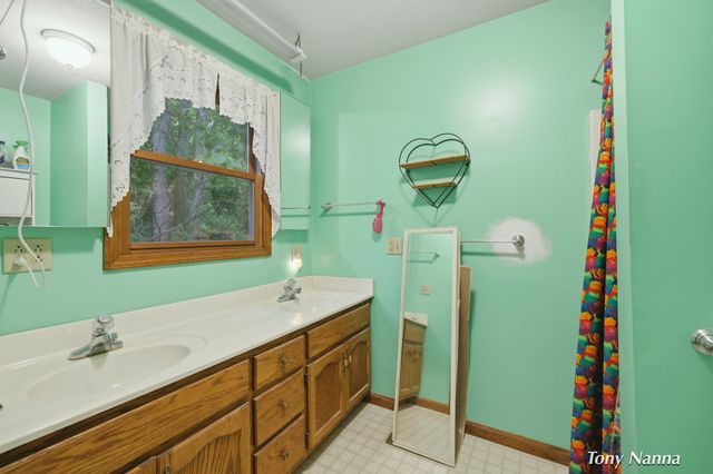 1318 E White Lake Drive, Twin Lake, MI 49457