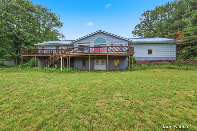 1318 E White Lake Drive, Twin Lake, MI 49457