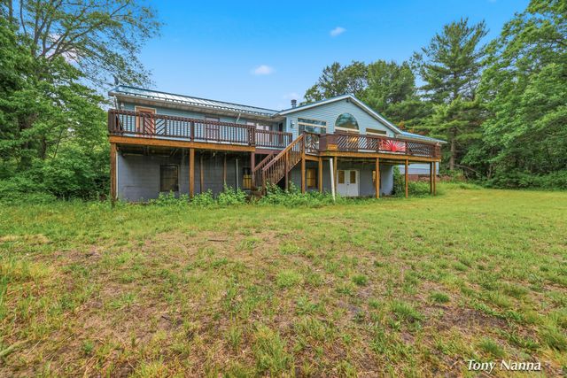 1318 E White Lake Drive, Twin Lake, MI 49457