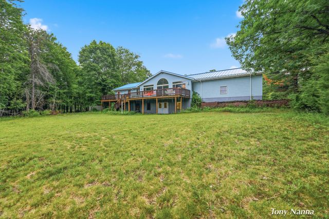 1318 E White Lake Drive, Twin Lake, MI 49457