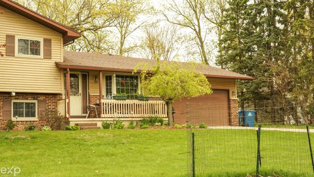 695 Knodt Road, Essexville, MI 48732